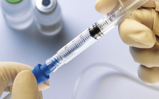 Szczepienia pracowników medycznych. Prześlij formularz oraz dostarcz oświadczenia.